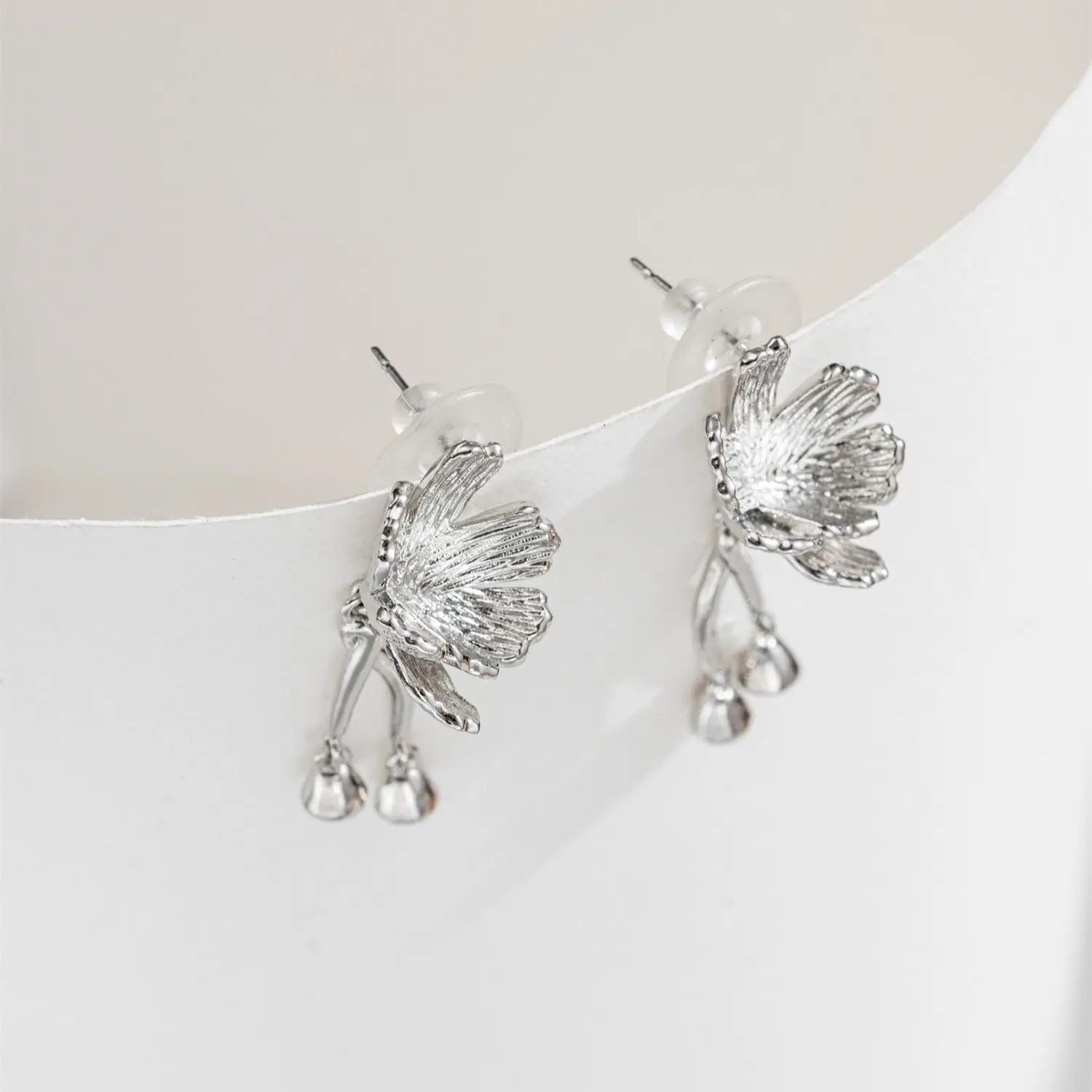 Korean Delicate Flower Stud Earrings For Women Elegant Temperament Wedding Earring Girls Fashion Jewelry
Korean Delicate Flower Stud Earrings For Women Elegant Temperament Wedding Earring Girls Fashion Jewelry