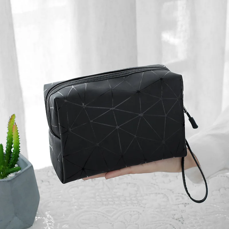 Geometric Rhombus Solid Color Storage Cosmetic Bag Waterproof Convenient HygieneTravel Makeup Cases Female Beauty Wash Pouch
Geometric Rhombus Solid Color Storage Cosmetic Bag Waterproof Convenient HygieneTravel Makeup Cases Female Beauty Wash Pouch