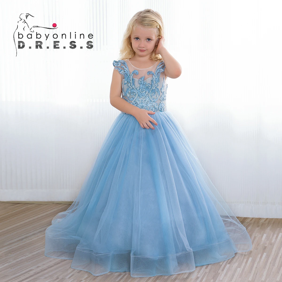 BABYONLINE Light Blue Luxury Flower Girl Dress with Bow Princess Wedding Party Dress for Elegant Child Christmas Gift Communion
BABYONLINE Light Blue Luxury Flower Girl Dress with Bow Princess Wedding Party Dress for Elegant Child Christmas Gift Communion