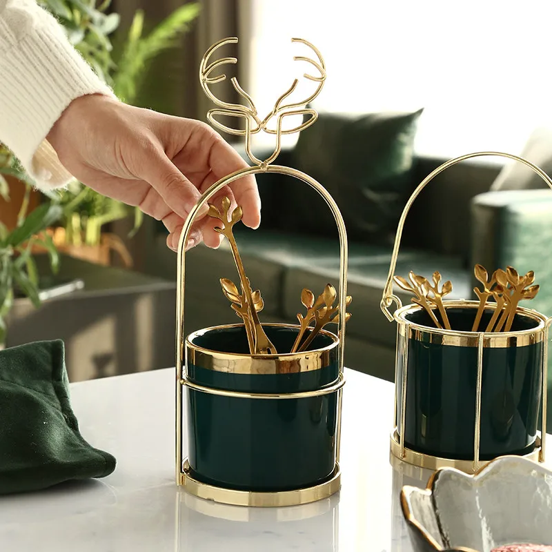 Европейский роскошный кухонный держатель для столовой посуды из нержавеющей стали
Европейский роскошный кухонный держатель для столовой посуды из нержавеющей стали