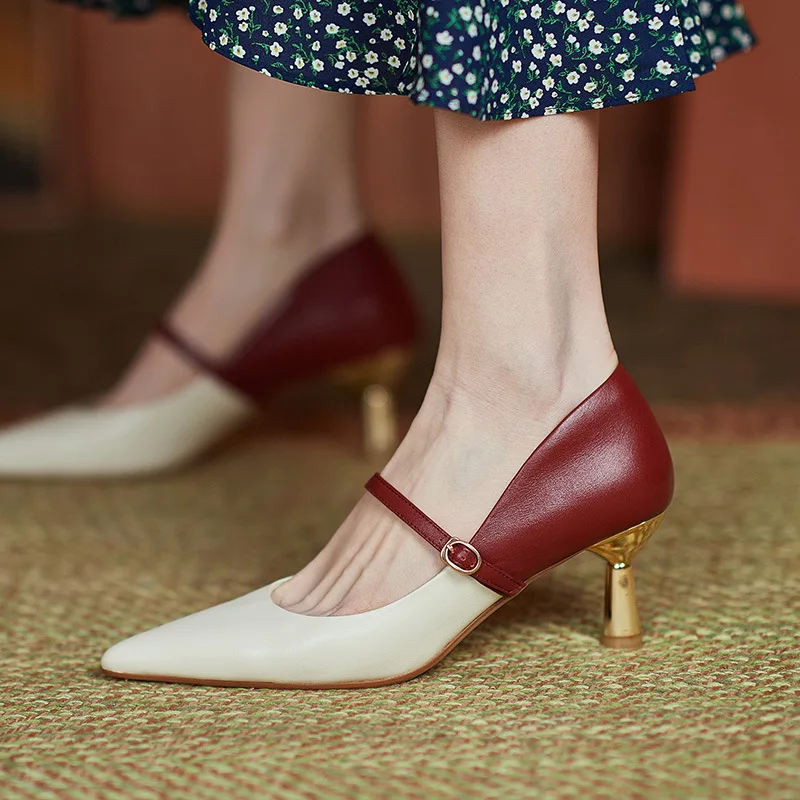 French Word with Small High Heels Women's Pointed Toe Stiletto 2022 New Retro Temperament Luxury Design Soft Leather Shoes
French Word with Small High Heels Women's Pointed Toe Stiletto 2022 New Retro Temperament Luxury Design Soft Leather Shoes