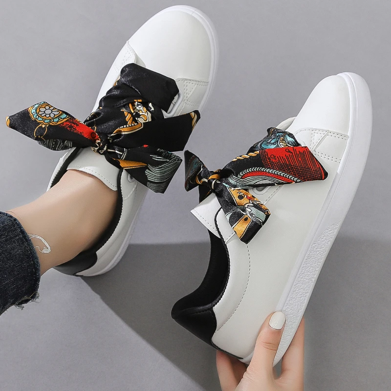 New Women Casual Shoes Fashion Ribbon Bow Knot White Flats All-match Lightweight Comfortable Loafers Plus Size Tenis 2022
New Women Casual Shoes Fashion Ribbon Bow Knot White Flats All-match Lightweight Comfortable Loafers Plus Size Tenis 2022