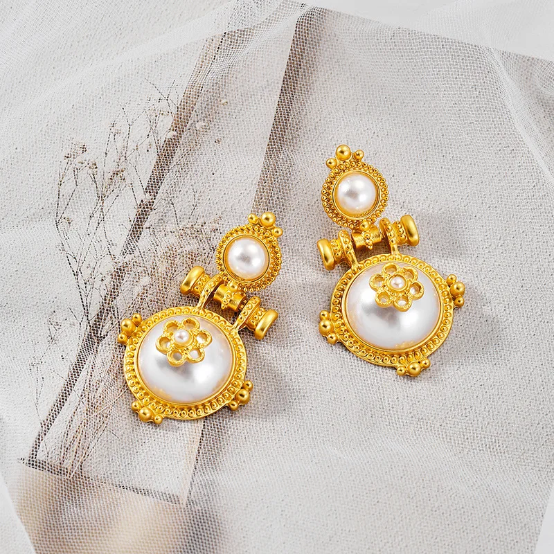 

S925 Silver Needle Imitation Pearl Earrings for Women French Court Style Temperament Light Luxury Earrings Gold Color