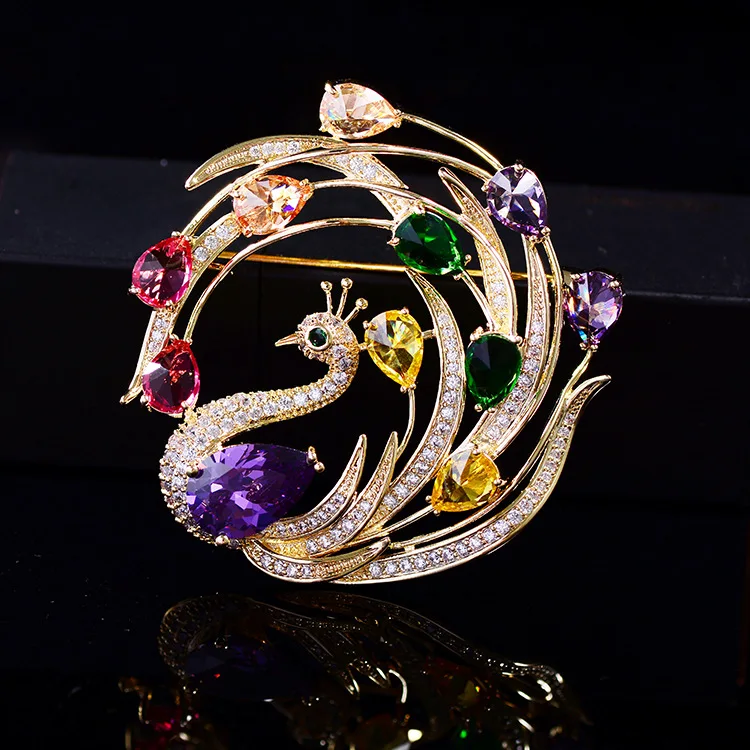 European and American Color Crystal Corsage Animal Phoenix Brooch Female Fashion Suit Peacock Feather Pin Silk Scarf Buckle
European and American Color Crystal Corsage Animal Phoenix Brooch Female Fashion Suit Peacock Feather Pin Silk Scarf Buckle