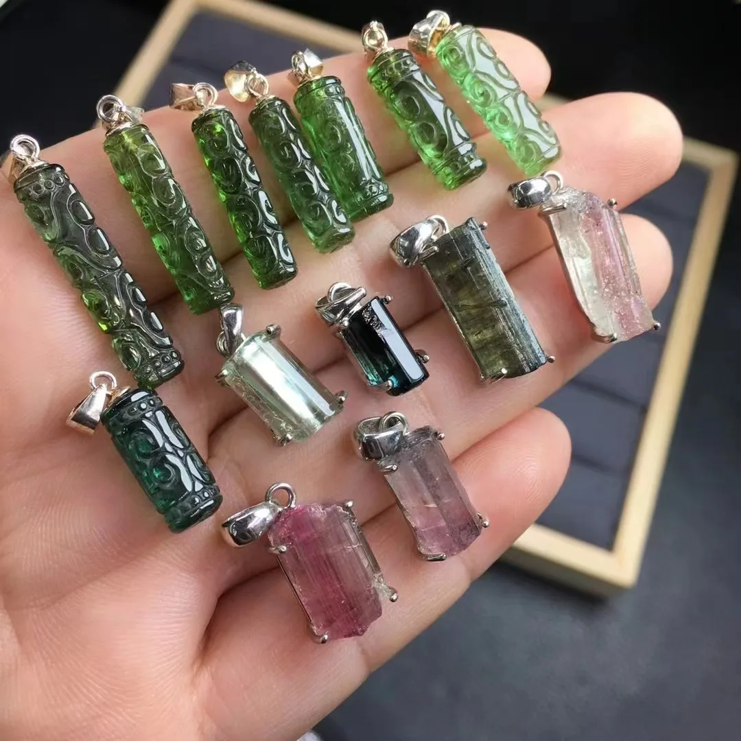 Серебряная подвеска с турмалином
Серебряная подвеска с турмалином