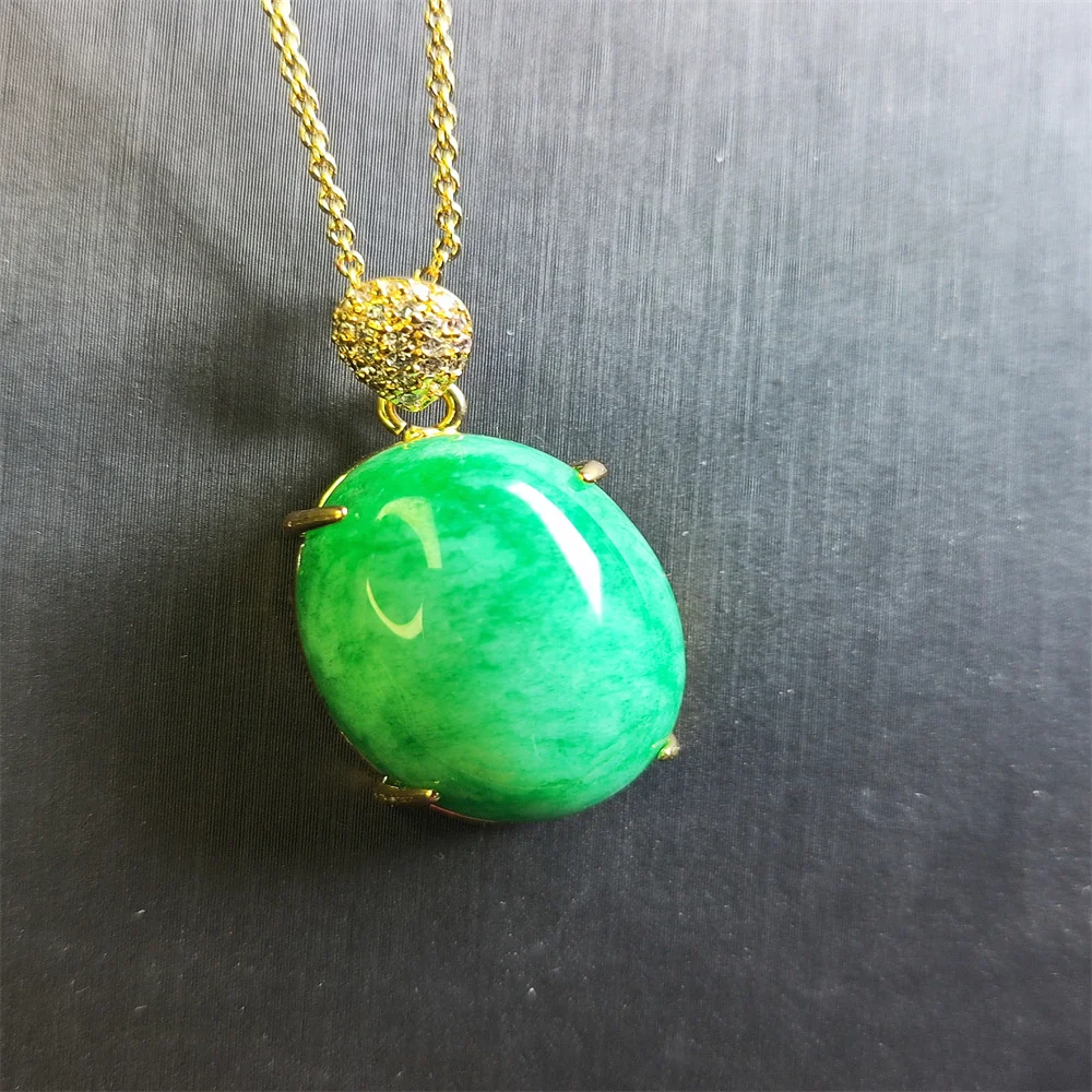 Ожерелье с подвеской из натурального золота 18 карат
Ожерелье с подвеской из натурального золота 18 карат