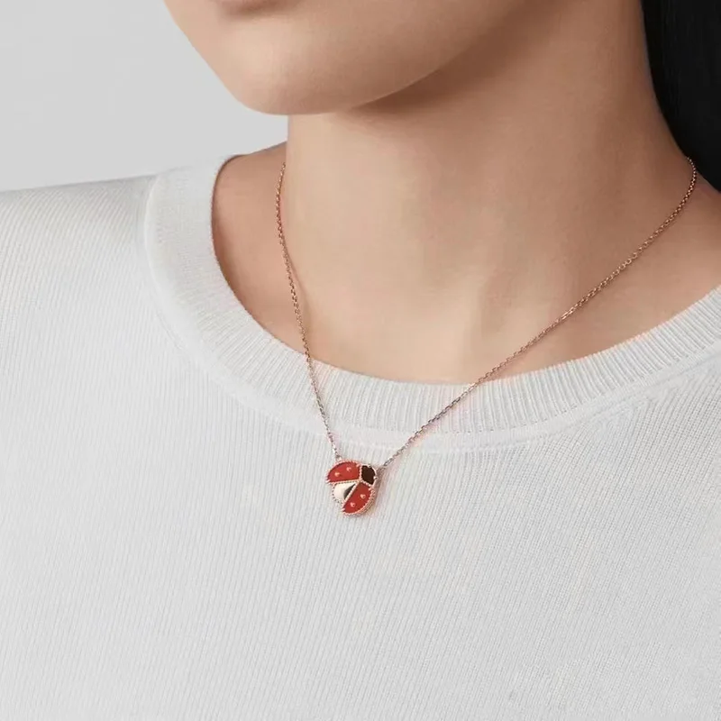 2023 New Rose gold ruby Ladybug necklace female charm 925 sterling silver luxury jewelry Valentine's Day brand gift
2023 New Rose gold ruby Ladybug necklace female charm 925 sterling silver luxury jewelry Valentine's Day brand gift