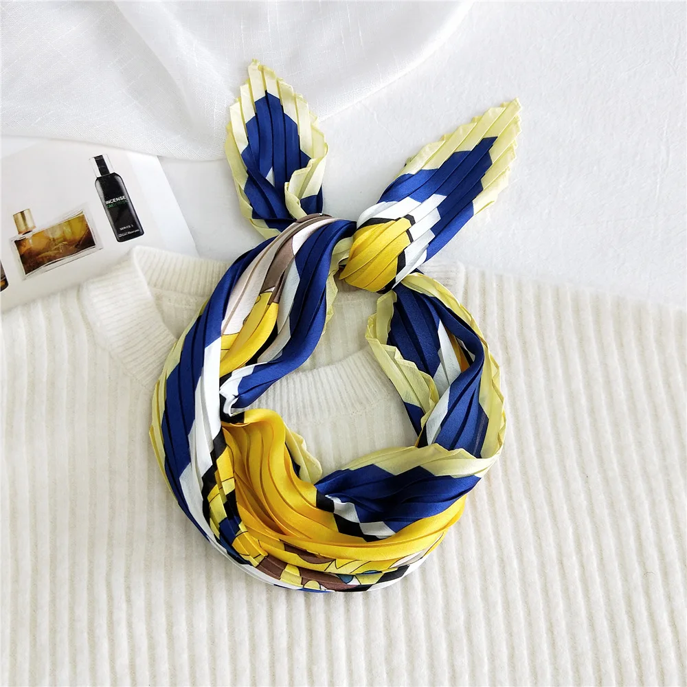 2022 Brand Crinkle Design Scarf Lady Shawl Printed Silk Felt Headscarf Scarf Lady Headscarf Square Scarf Lady Wrap Scarves
2022 Brand Crinkle Design Scarf Lady Shawl Printed Silk Felt Headscarf Scarf Lady Headscarf Square Scarf Lady Wrap Scarves