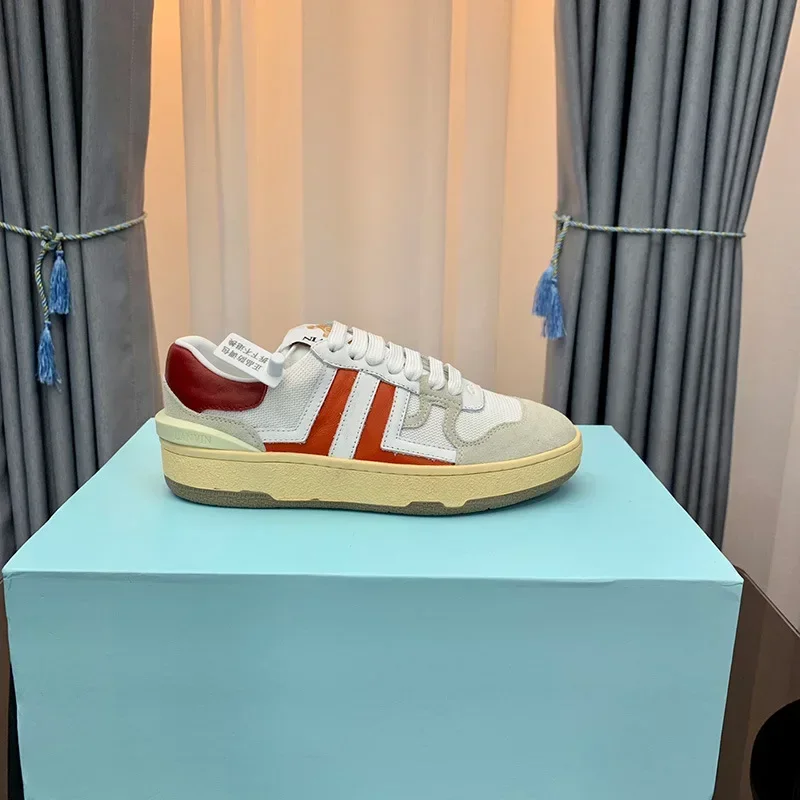 Fashion luxury LANVIN couples with the same casual four seasons low top shoes for men and women
Fashion luxury LANVIN couples with the same casual four seasons low top shoes for men and women