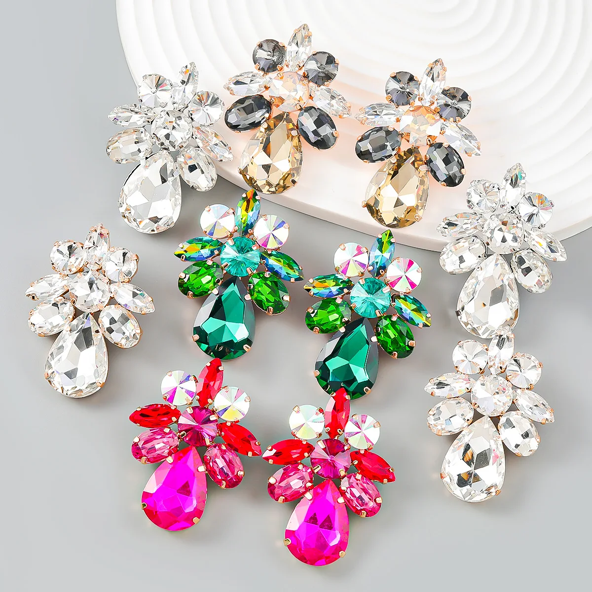 New Trend Multicolor Diamond Alloy Drop Earrings Women's Earrings Evening Wedding Accessories Fashion Statement Jewelry
New Trend Multicolor Diamond Alloy Drop Earrings Women's Earrings Evening Wedding Accessories Fashion Statement Jewelry