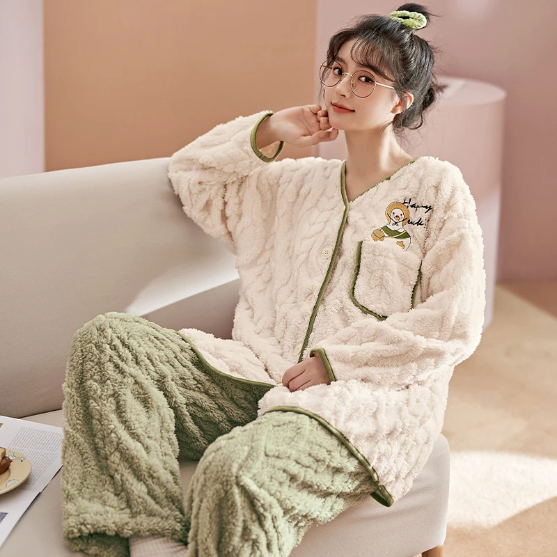 Winter Warm Flannel Women's Pajamas Set Thick Warm Two-piece Coral Fleece Sleepwear Cardigan Lady Homewear Cute Cartoon Pyjamas
Winter Warm Flannel Women's Pajamas Set Thick Warm Two-piece Coral Fleece Sleepwear Cardigan Lady Homewear Cute Cartoon Pyjamas