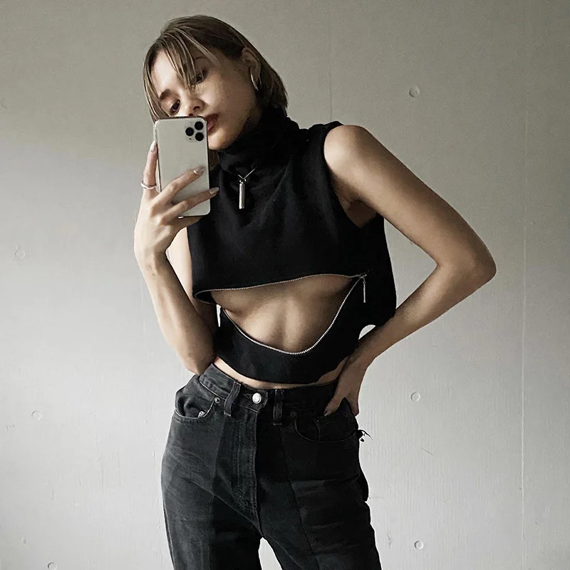 YOZOU 2022 Summer Black Sleeveless Crop Tank Top with Zipper Hollow Out Turtleneck Goth High Street Punk Women Chic Solid Gothic
YOZOU 2022 Summer Black Sleeveless Crop Tank Top with Zipper Hollow Out Turtleneck Goth High Street Punk Women Chic Solid Gothic