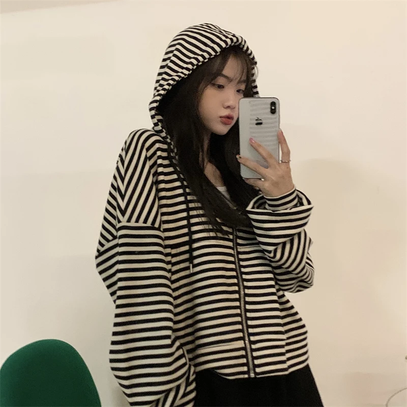 Striped Cardigan Korean Version Hooded Sweater Jacket Women's 2022 Spring New Loose Zipper Jacket All-match Sweatshirt
Striped Cardigan Korean Version Hooded Sweater Jacket Women's 2022 Spring New Loose Zipper Jacket All-match Sweatshirt