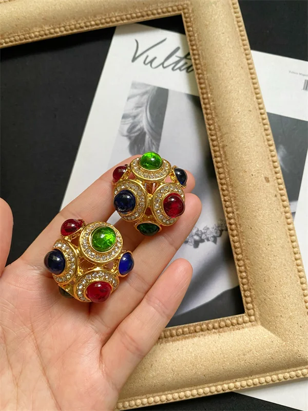 Модная шпилька
Модная шпилька