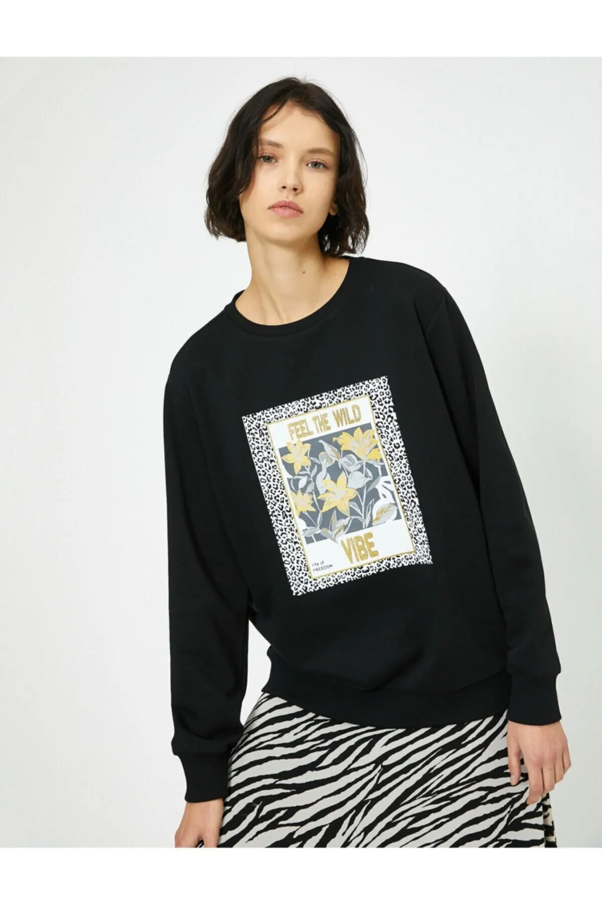 Женская толстовка, черные худи с принтом, стильные всесезонные 2022 новые дизайнерские пуловеры, толстовки с капюшоном из флиса
Женская толстовка, черные худи с принтом, стильные всесезонные 2022 новые дизайнерские пуловеры, толстовки с капюшоном из флиса