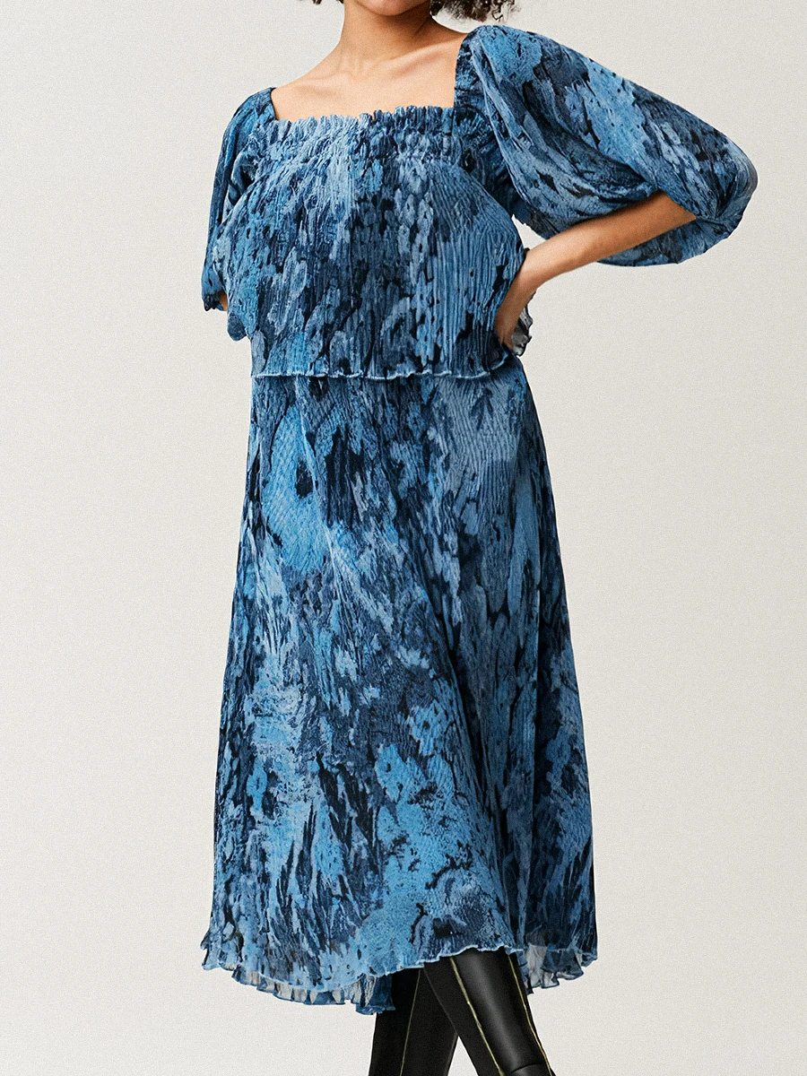 Retro Floral Print Dress Female Puff Short Sleeves Square Collar Elastic Hems Long Dresses Elegant Vintage Women Midi Robes
Retro Floral Print Dress Female Puff Short Sleeves Square Collar Elastic Hems Long Dresses Elegant Vintage Women Midi Robes
