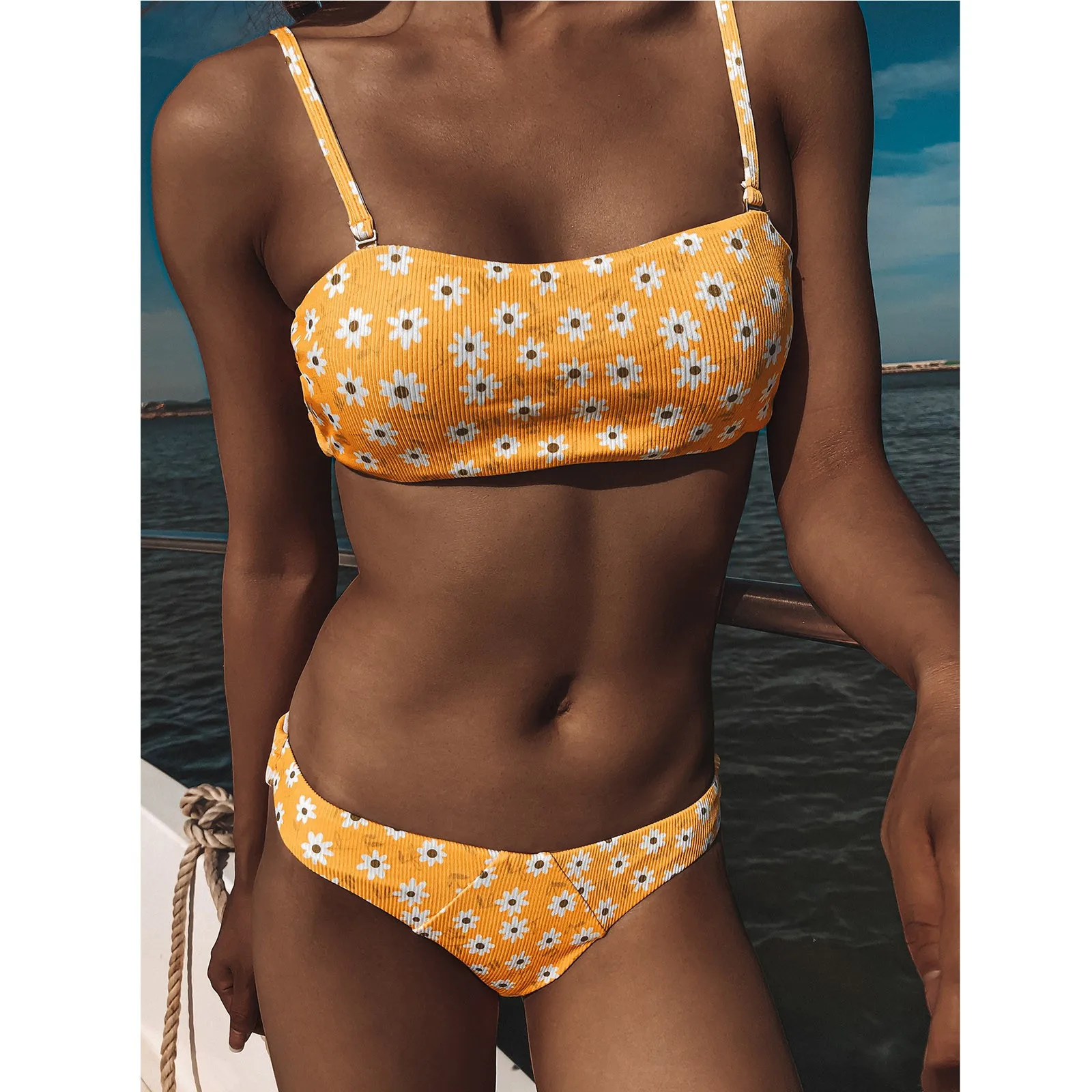 Купальник с разрезом и принтом, сексуальные регулируемые женские бикини с ромашками, купальники, танкини, набор купальников, купальники, би...
Купальник с разрезом и принтом, сексуальные регулируемые женские бикини с ромашками, купальники, танкини, набор купальников, купальники, би...