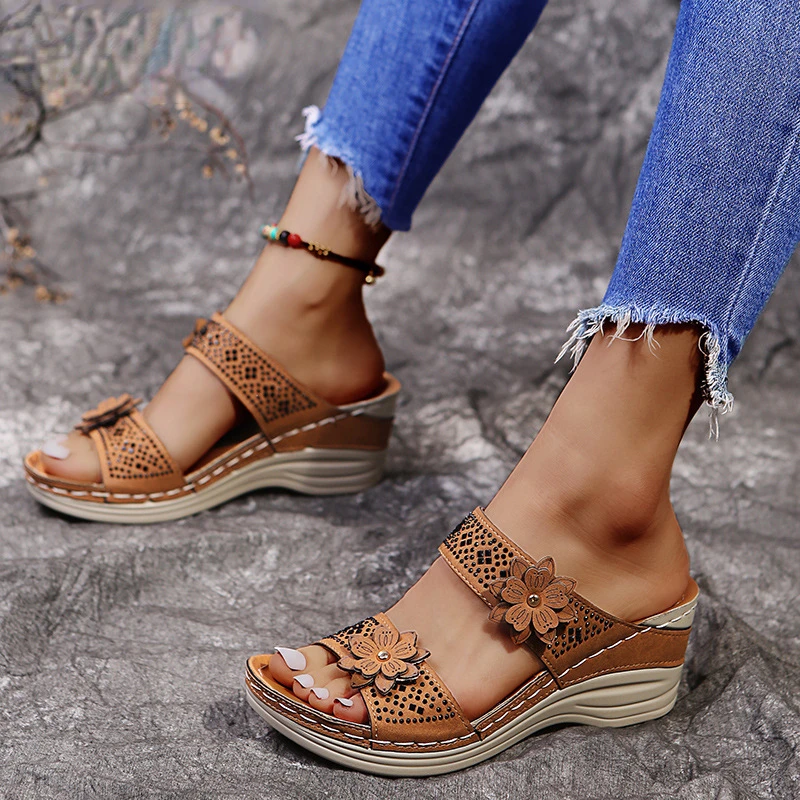 Summer Women Casual Shoes Vintage Flower Fish Mouth Sandals Women Rhinestone Mid Heels Wedge Sandals Open Toes Large Size Low
Summer Women Casual Shoes Vintage Flower Fish Mouth Sandals Women Rhinestone Mid Heels Wedge Sandals Open Toes Large Size Low