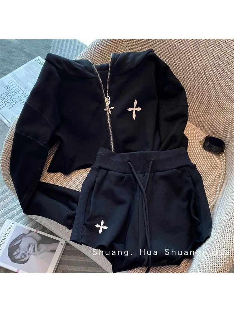 Женские комплекты с принтом, свободные топы на молнии с длинным рукавом и воротником и Однотонные эластичные мини-шорты, повседневный комплект из двух предметов во французском стиле
Женские комплекты с принтом, свободные топы на молнии с длинным рукавом и воротником и Однотонные эластичные мини-шорты, повседневный комплект из двух предметов во французском стиле