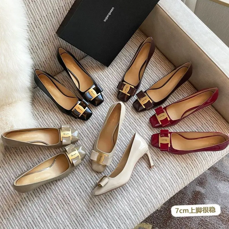 2023 Spring Classic High Heels Shoes Bow Metal Decoration Lady Pumps Simple Square Head Leather Women's Heels Party
2023 Spring Classic High Heels Shoes Bow Metal Decoration Lady Pumps Simple Square Head Leather Women's Heels Party