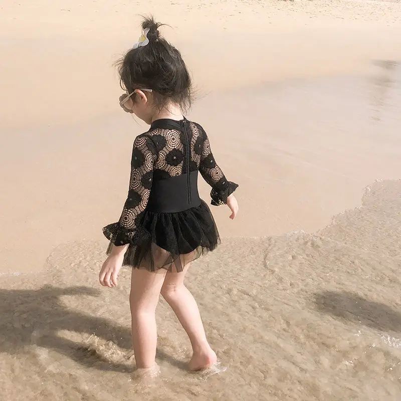 Girls Swimsuit 2022 Summer New Baby Girl The Net Red Model Black Sunscreen Long-Sleeved Lace One-Piece Swimsuit
Girls Swimsuit 2022 Summer New Baby Girl The Net Red Model Black Sunscreen Long-Sleeved Lace One-Piece Swimsuit
