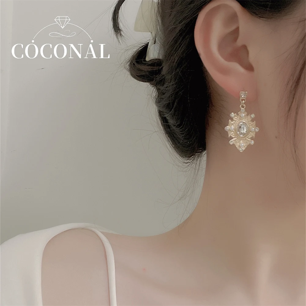 COCONAL Fashion Hot Love Lolita Style Complexity Stud Earrings Gift Vintage Court Baroque Jewelry Pearl Inlaid Zircon Earrings
COCONAL Fashion Hot Love Lolita Style Complexity Stud Earrings Gift Vintage Court Baroque Jewelry Pearl Inlaid Zircon Earrings
