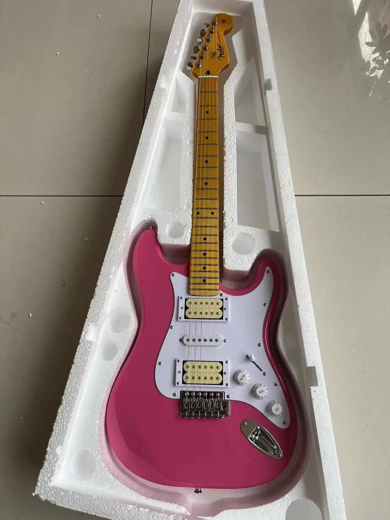 Electric Guitar Scalloped Maple Fingerboard 22 Frets Professional groove High Quality Yngwie Malmsteen Cream Guitars BYDAYRS
Electric Guitar Scalloped Maple Fingerboard 22 Frets Professional groove High Quality Yngwie Malmsteen Cream Guitars BYDAYRS
