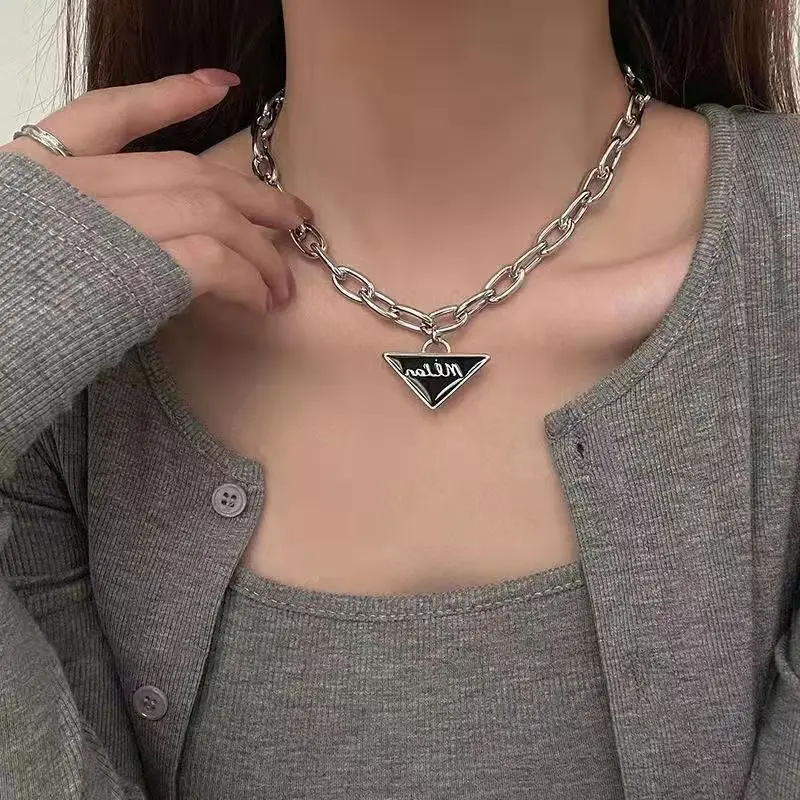 Trendy Dropping Oil Triangle Pendant Necklace 2022 Hip Hop INS Egirl Clavicle Necklace for Women Metal Thick Chain Neck Jewelry
Trendy Dropping Oil Triangle Pendant Necklace 2022 Hip Hop INS Egirl Clavicle Necklace for Women Metal Thick Chain Neck Jewelry