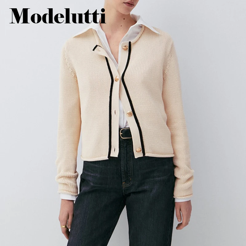 Modelutti 2022 New Autumn Fashion Single-breasted Splicing Knitted Sweater Slim Coat Women Solid Simple Casual Tops Female Chic
Modelutti 2022 New Autumn Fashion Single-breasted Splicing Knitted Sweater Slim Coat Women Solid Simple Casual Tops Female Chic