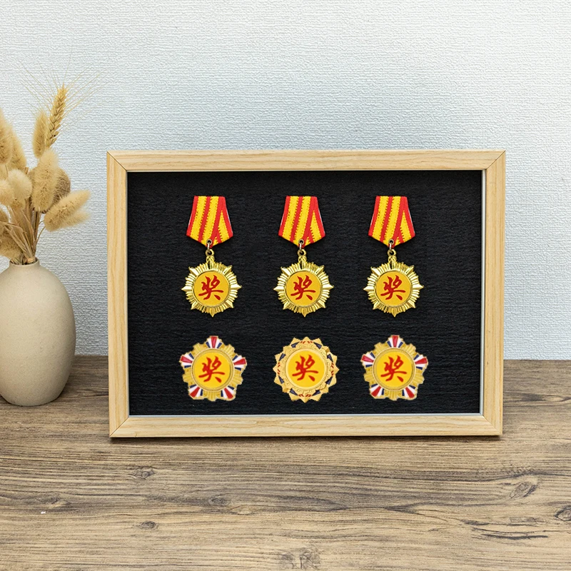 Настенная витрина для значков Baby.Xin 
Настенная витрина для значков Baby.Xin