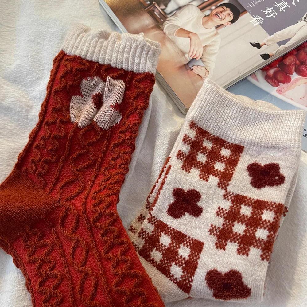 Red Socks Autumn and Winter Socks Women's Middle Tube Socks Japanese Cartoon Cashmere Socks Warm Socks
Red Socks Autumn and Winter Socks Women's Middle Tube Socks Japanese Cartoon Cashmere Socks Warm Socks