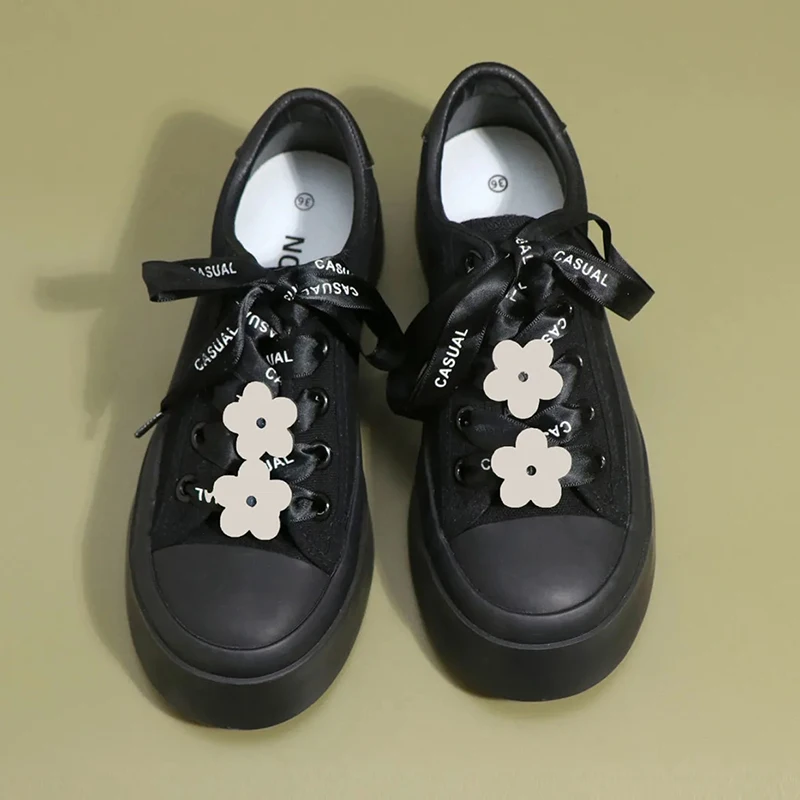 2022 Spring Women Espadrilles Mirror Floral Decorations Black Canvas Sneakers Casual Students Ribbon Shoelace Outdoor Footwear
2022 Spring Women Espadrilles Mirror Floral Decorations Black Canvas Sneakers Casual Students Ribbon Shoelace Outdoor Footwear