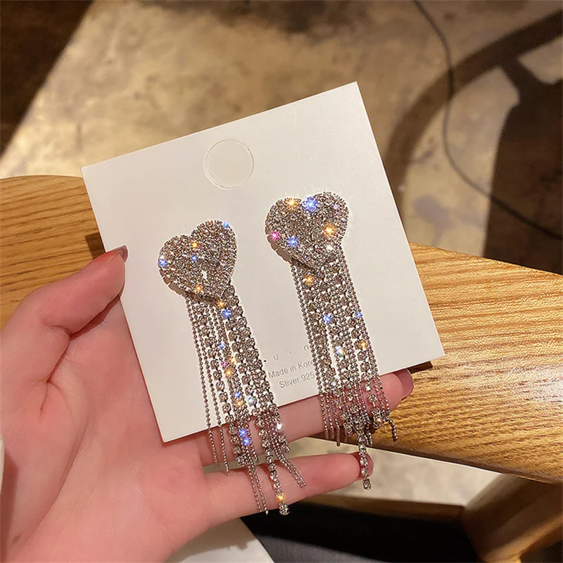 Coconal Korean Style Simplicity Diamond Studded Love Tassel Luxury Earrings for Woman Fashion Jewelry Girl's Daily Wear Earrings
Coconal Korean Style Simplicity Diamond Studded Love Tassel Luxury Earrings for Woman Fashion Jewelry Girl's Daily Wear Earrings