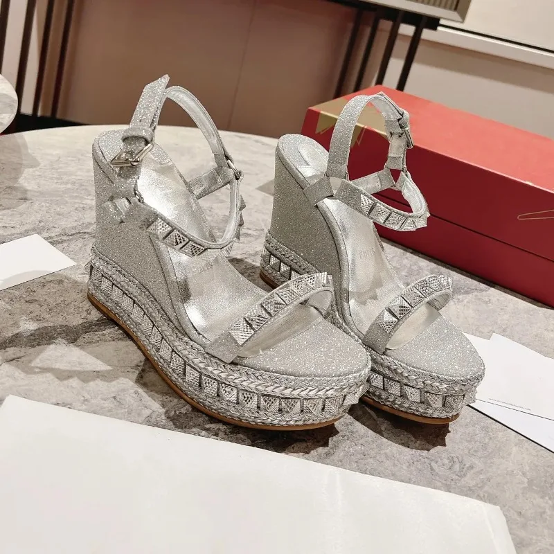 Top Quality Red Sole Womens High Heels 10cm Shoes Luxury Fashion Ladies Crystal Sandals Classic Retro Designer High Heel 2045HJ
Top Quality Red Sole Womens High Heels 10cm Shoes Luxury Fashion Ladies Crystal Sandals Classic Retro Designer High Heel 2045HJ