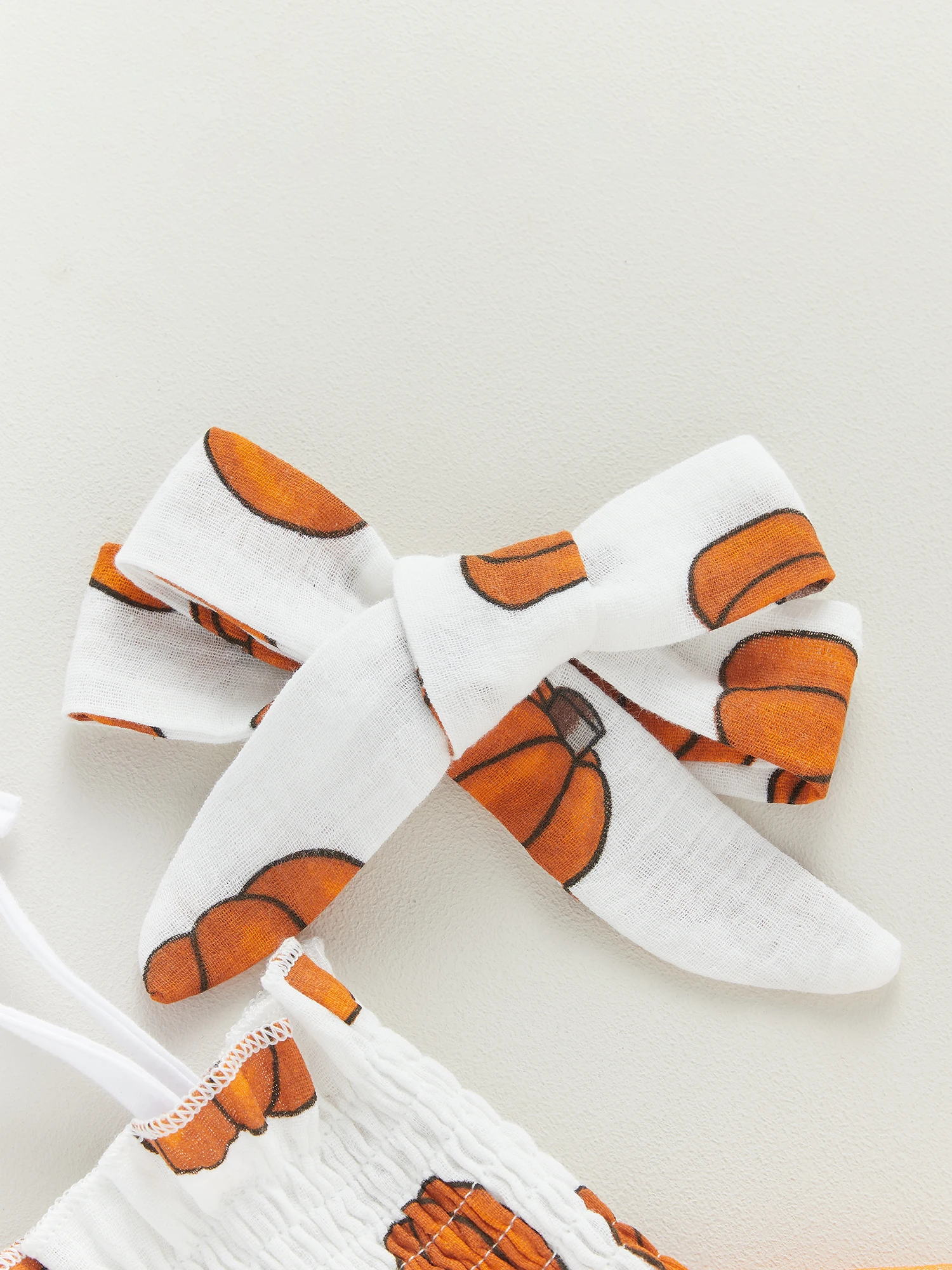 Очаровательный комплект из 2 предметов для новорожденных девочек, платье в виде тыквы на Хэллоуин, комбинезон с подходящей повязкой, идеально подходит для осени
Очаровательный комплект из 2 предметов для новорожденных девочек, платье в виде тыквы на Хэллоуин, комбинезон с подходящей повязкой, идеально подходит для осени