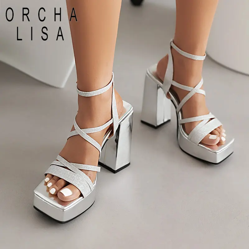 Женская обувь на блочном каблуке 12 см, на платформе 3 см
Женская обувь на блочном каблуке 12 см, на платформе 3 см