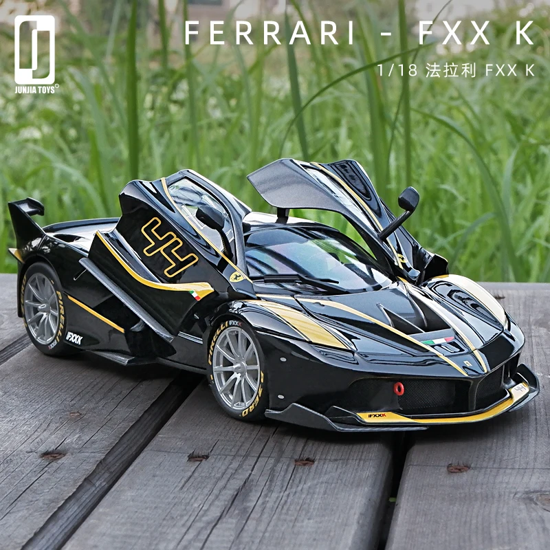 Модель автомобиля Bburago из металлического сплава, 1:18 Ferrari FXX K Hardback edition
Модель автомобиля Bburago из металлического сплава, 1:18 Ferrari FXX K Hardback edition
