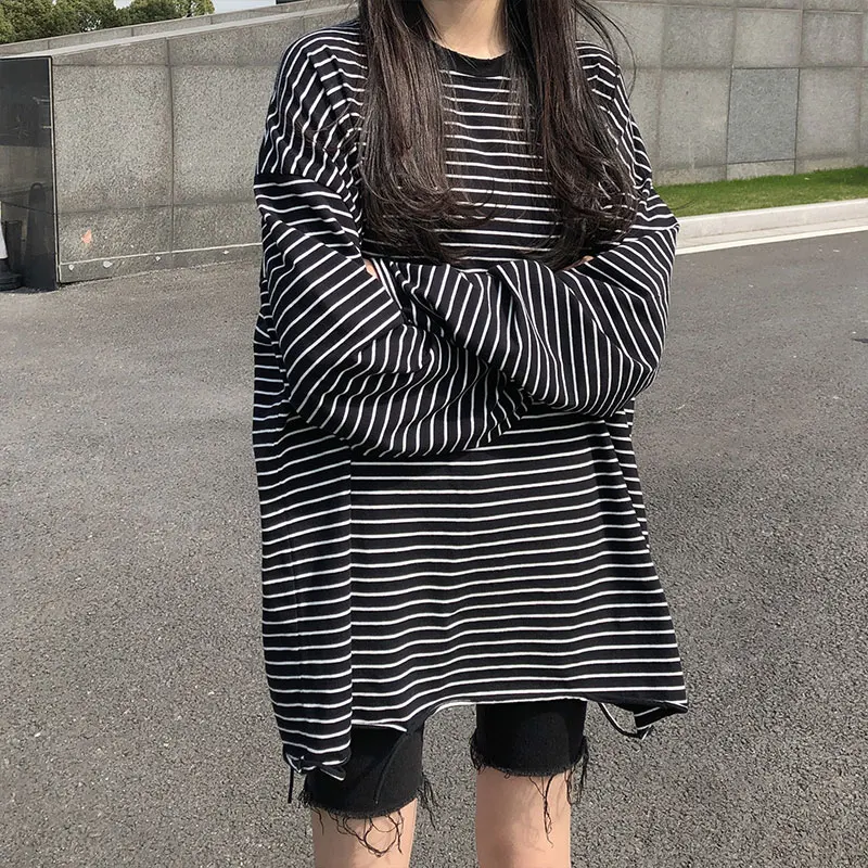 Women Oversized Casual Round Neck Long Sleeve Loose Tops Harajuku Striped T-shirts Autumn Tshirt Korean Streetwear Female Pop
Women Oversized Casual Round Neck Long Sleeve Loose Tops Harajuku Striped T-shirts Autumn Tshirt Korean Streetwear Female Pop
