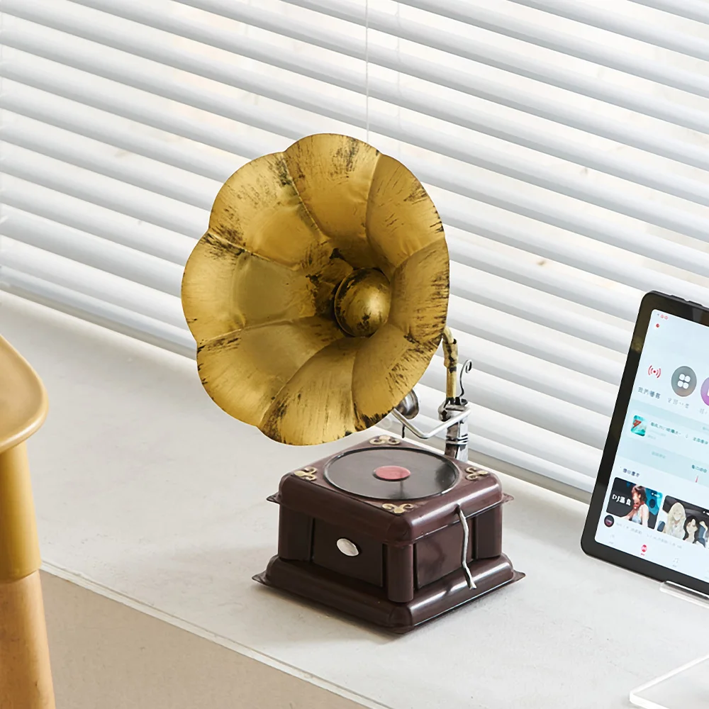 Retro European-style Gramophone Model Music Box Retro Music Box Record Home Living Room Bar Office Decoration Gift Ornaments
Retro European-style Gramophone Model Music Box Retro Music Box Record Home Living Room Bar Office Decoration Gift Ornaments