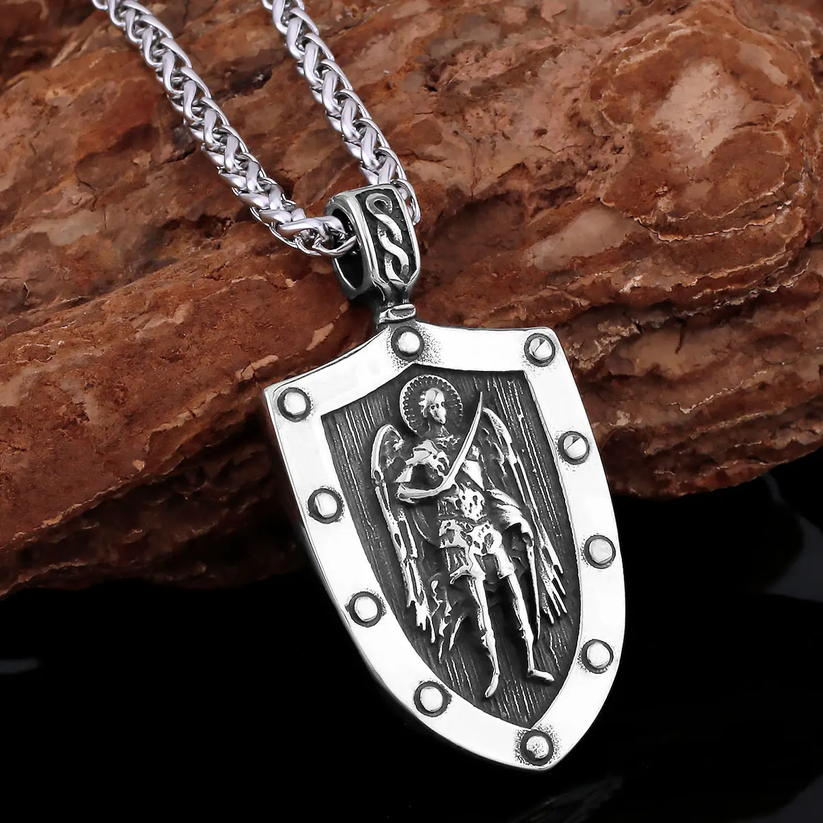 

Exquisite Egyptian Mythological Totem Pharaoh Viking Necklace Retro Nordic Men's Amulet Pendant Party Jewelry Gift Unisex