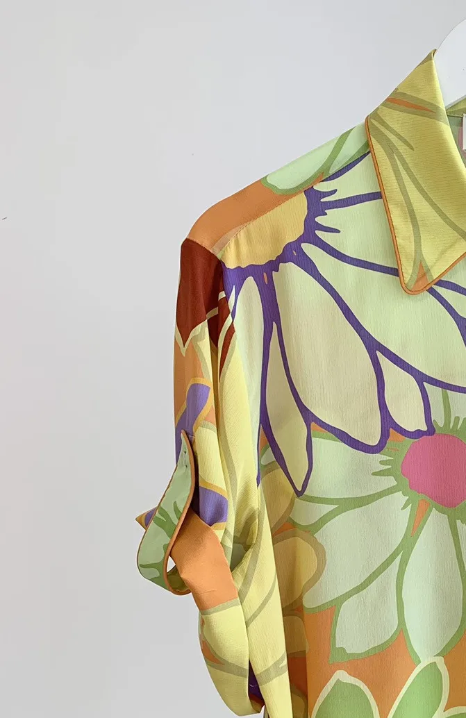 Women Silk Blouse Big Flower Printed Single Breasted Turn-down Collar Shirt Or Wide Leg Long Pants
Women Silk Blouse Big Flower Printed Single Breasted Turn-down Collar Shirt Or Wide Leg Long Pants