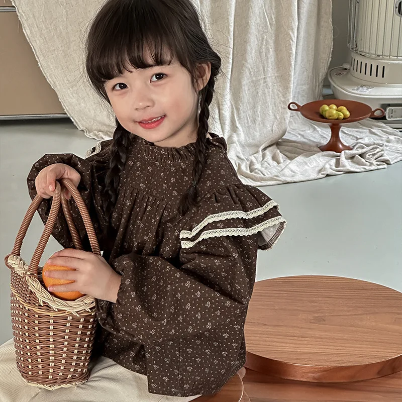 Blouses Girls Autumn Korean New Spring Autumn Fragmented Flowers Cotton Cloth Round Collar Pleated Versatile Attractive
Blouses Girls Autumn Korean New Spring Autumn Fragmented Flowers Cotton Cloth Round Collar Pleated Versatile Attractive