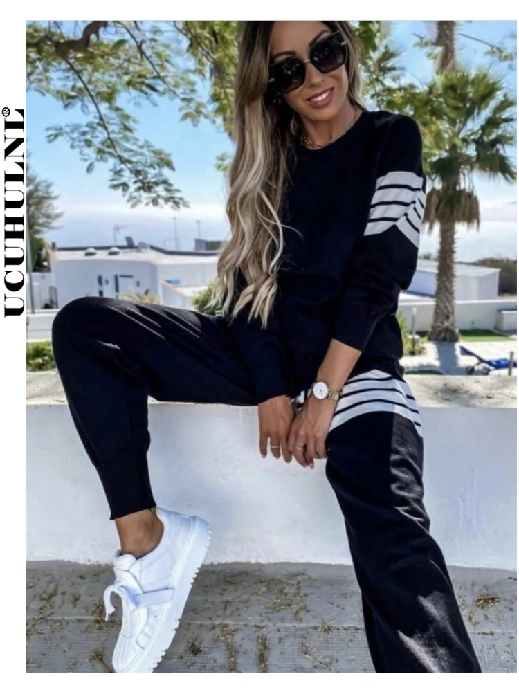 Casual Stripe Hoodie Tracksuit Women Two Piece Suits Korea Long Sleeve TB Sweatshirt Streetwear Jogging Trousers 2 Piece Sets 
Casual Stripe Hoodie Tracksuit Women Two Piece Suits Korea Long Sleeve TB Sweatshirt Streetwear Jogging Trousers 2 Piece Sets