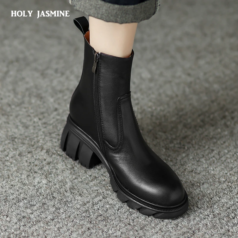2023 New Women Ankle Boots Chelsea Winter Fashion Platforms Thick High Heels Casual Genuine Leather Shoes Woman Size 34-40 Boots
2023 New Women Ankle Boots Chelsea Winter Fashion Platforms Thick High Heels Casual Genuine Leather Shoes Woman Size 34-40 Boots