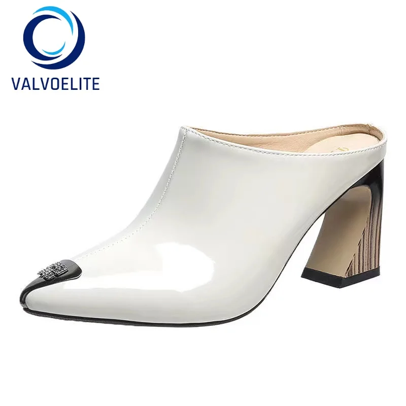 2022 Summer New Baotou Slippers Woman Wear Thick Heels Fashion All-match Pointed Sexy Luxury High Heels Patent Leather Sandals
2022 Summer New Baotou Slippers Woman Wear Thick Heels Fashion All-match Pointed Sexy Luxury High Heels Patent Leather Sandals