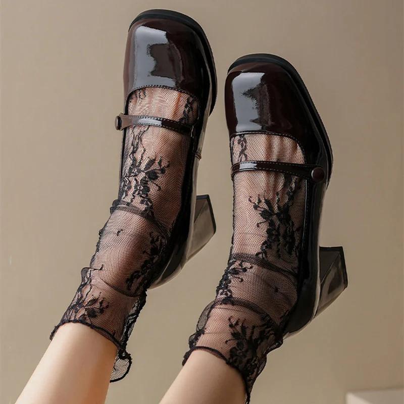 Sexy Lace Mesh Woman Socks Retro Vintage Harajuku Loose Long Socks Women Summer Hollow Out Ultra-thin Japanese Kawaii Cute Socks
Sexy Lace Mesh Woman Socks Retro Vintage Harajuku Loose Long Socks Women Summer Hollow Out Ultra-thin Japanese Kawaii Cute Socks