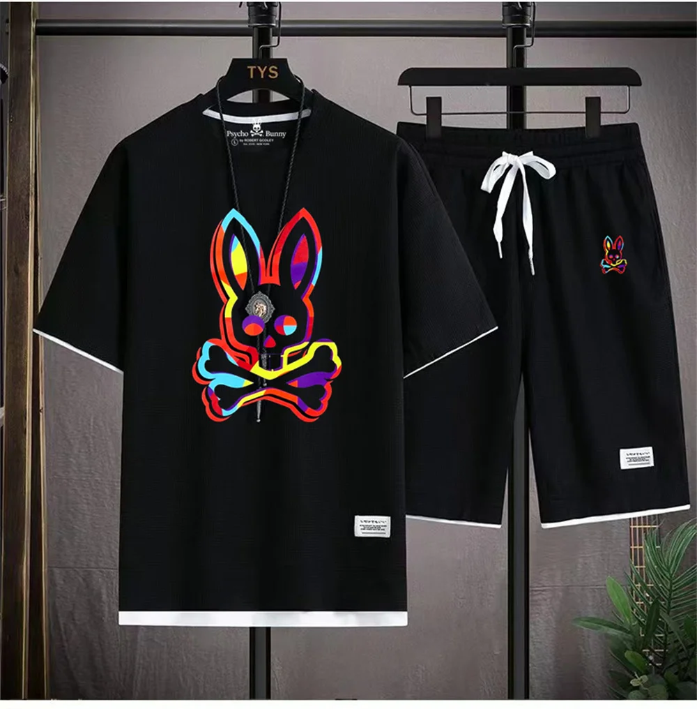 The 2023 men's summer new set features a Psycho Bunny1-1 print design, a round neck short sleeve and two piece shorts set
The 2023 men's summer new set features a Psycho Bunny1-1 print design, a round neck short sleeve and two piece shorts set