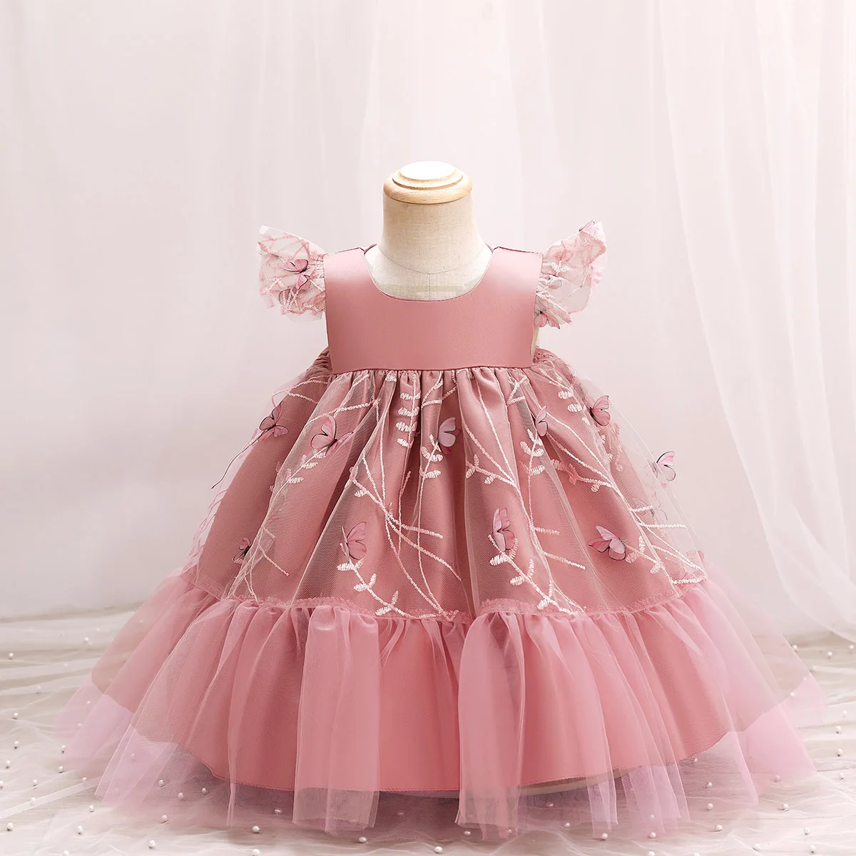 Baby girls new gauze puffy dress one-year-old baby girls' full moon luxury dress summer 0-6-year-old baby childrens carnival
Baby girls new gauze puffy dress one-year-old baby girls' full moon luxury dress summer 0-6-year-old baby childrens carnival