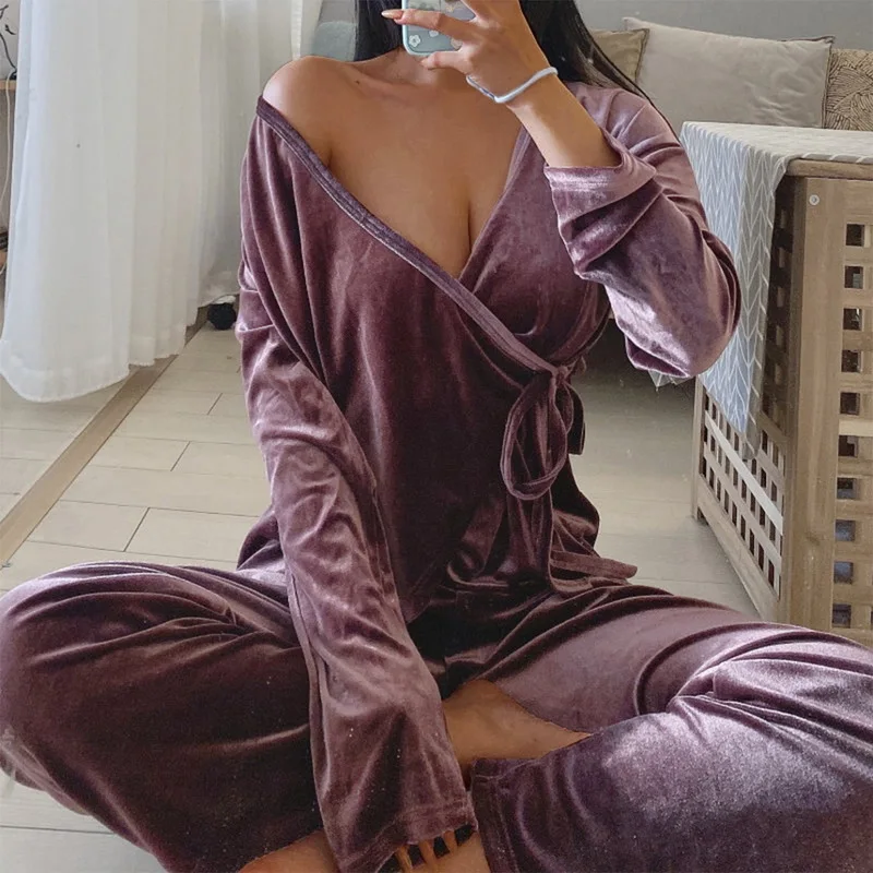 Velvet Warm Pajamas For Women Robes And Pants Solid Pocket Long Sleeve Thick Home Wear Autumn Night Suit Winter Casual
Velvet Warm Pajamas For Women Robes And Pants Solid Pocket Long Sleeve Thick Home Wear Autumn Night Suit Winter Casual