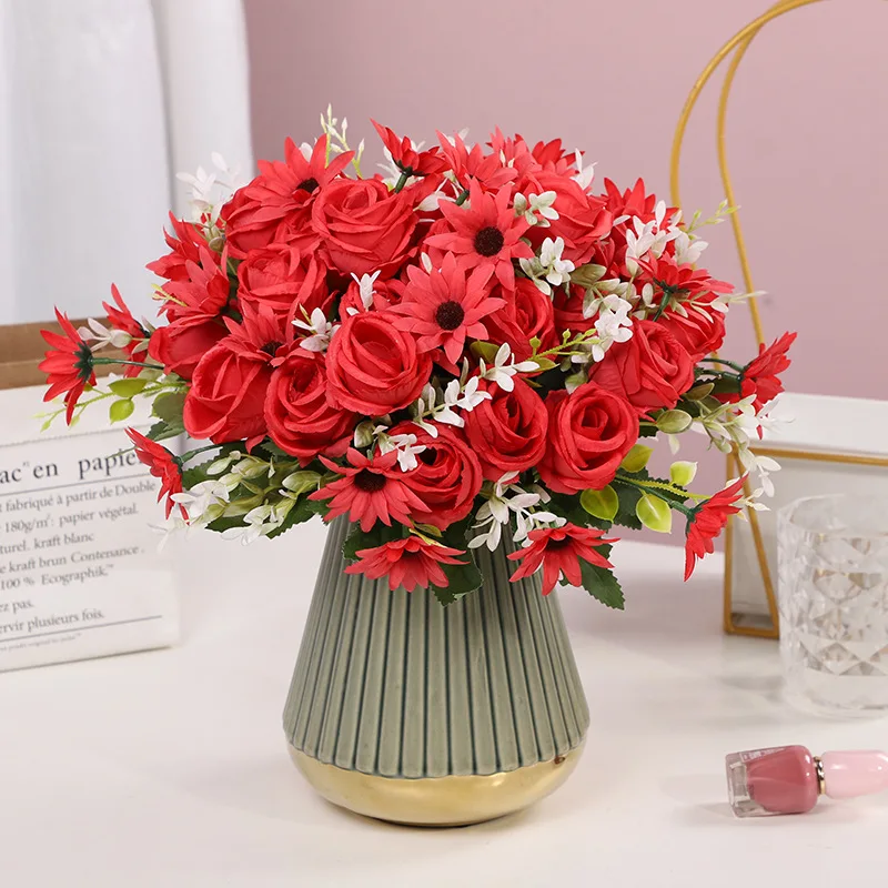 1 bunch of cheap artificial flowers Rose silk artificial flowers wedding family living room table decora hoja artificial decor
1 bunch of cheap artificial flowers Rose silk artificial flowers wedding family living room table decora hoja artificial decor
